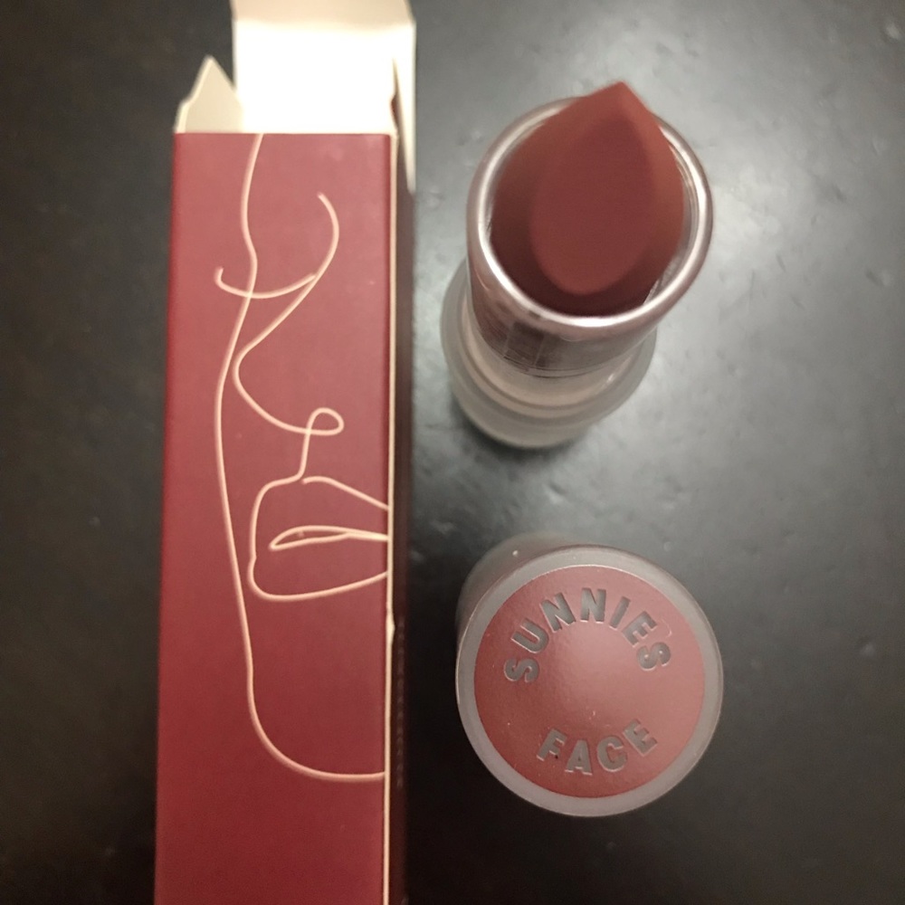 Sunnies Face Fluffmatte Lipstick